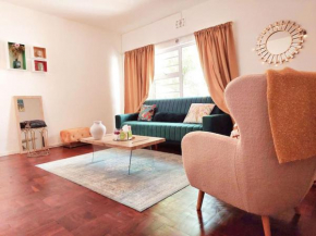 Charming 2-bedroom apartment in Kenilworth